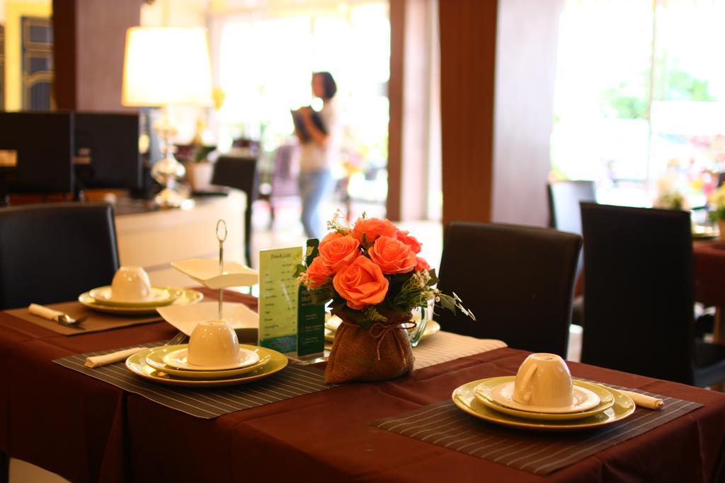 Khách sạn Tropical Sunset 3*